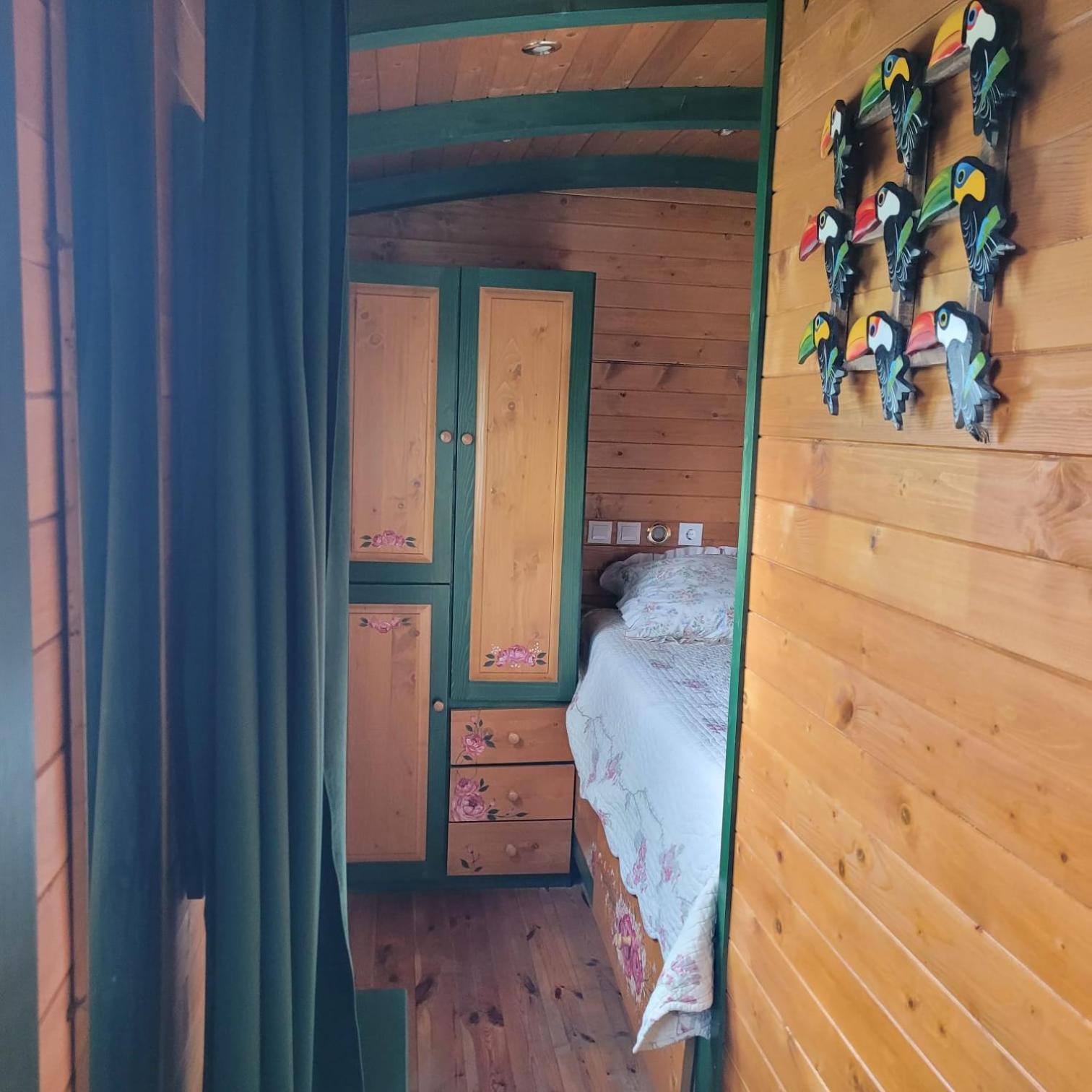 Roulotte Maisonthiers Blanot  المظهر الخارجي الصورة